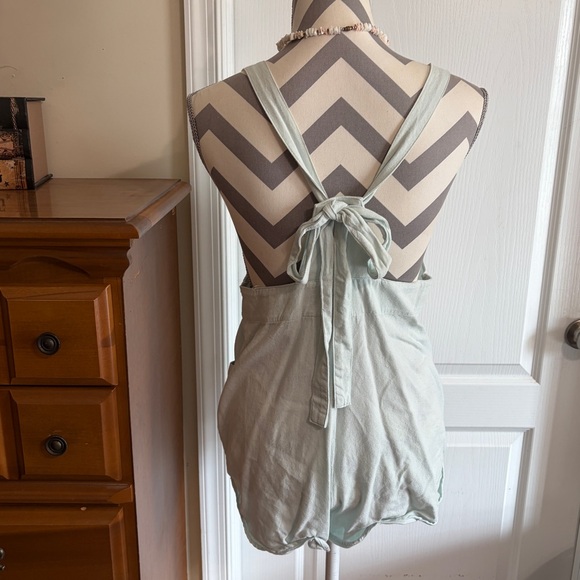 Vanilla Star Short Overalls Romper Size Medium - Picture 2 of 12